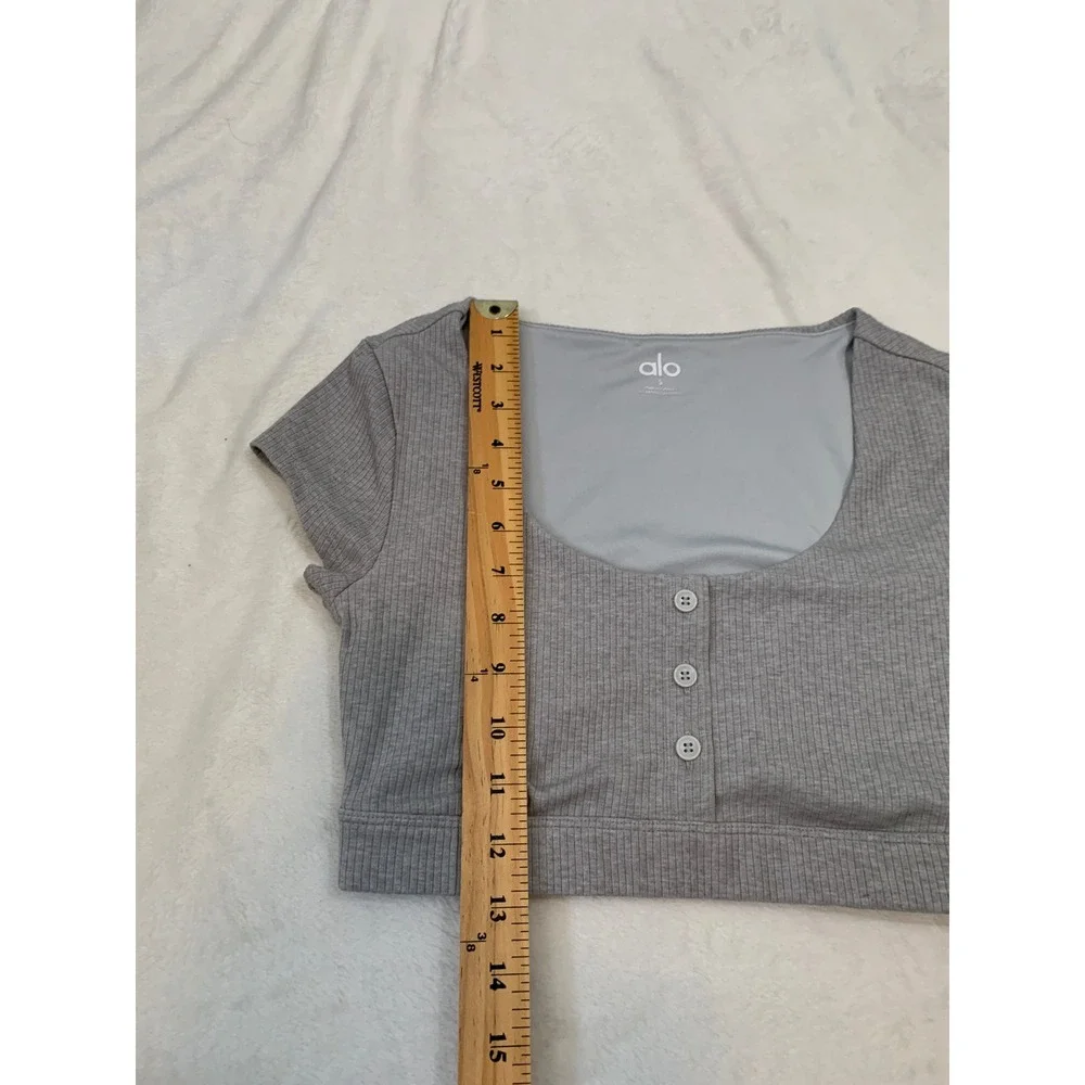 Alo Yoga blissful henley Bra Top Women Small Grey Ribbed Short Sleeve Scoop Neck